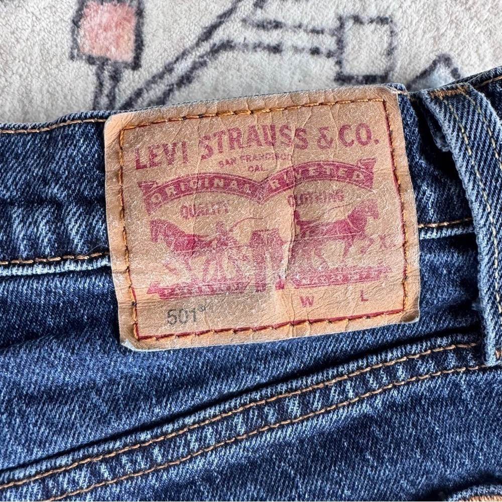 Levi's 501 Cutoff Shorts Button Fly - size 30 - Picture 3 of 5